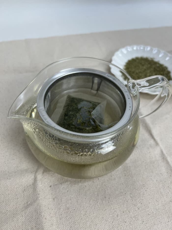 ぐっすりん茶にお湯を注いだ直後