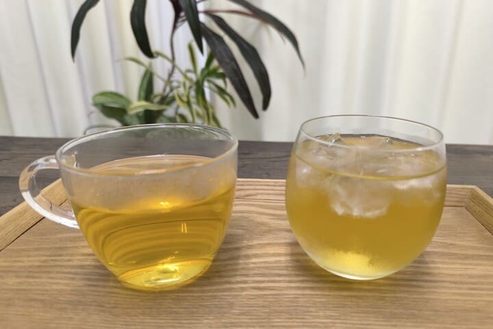 淹れたモリンガティーの写真