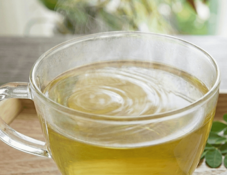 湯気の立つモリンガティー